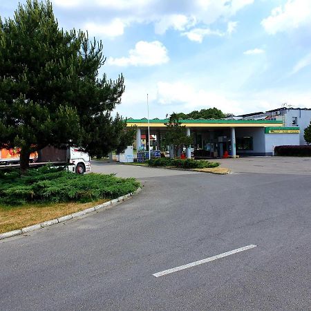 Motel Na Stacji Paliw Устроне-Морске Экстерьер фото